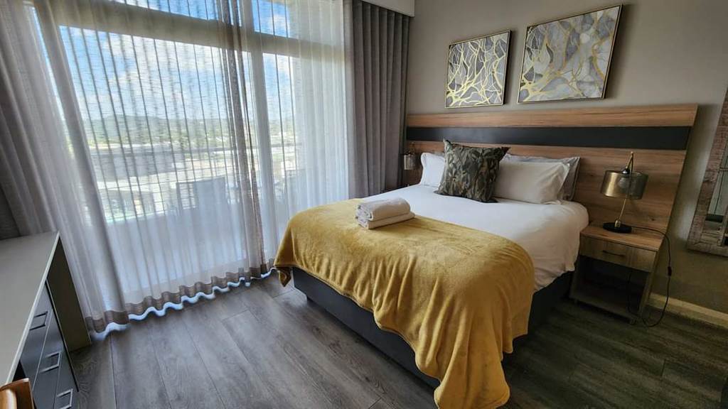 Bachelor apartment in Menlyn photo number 12
