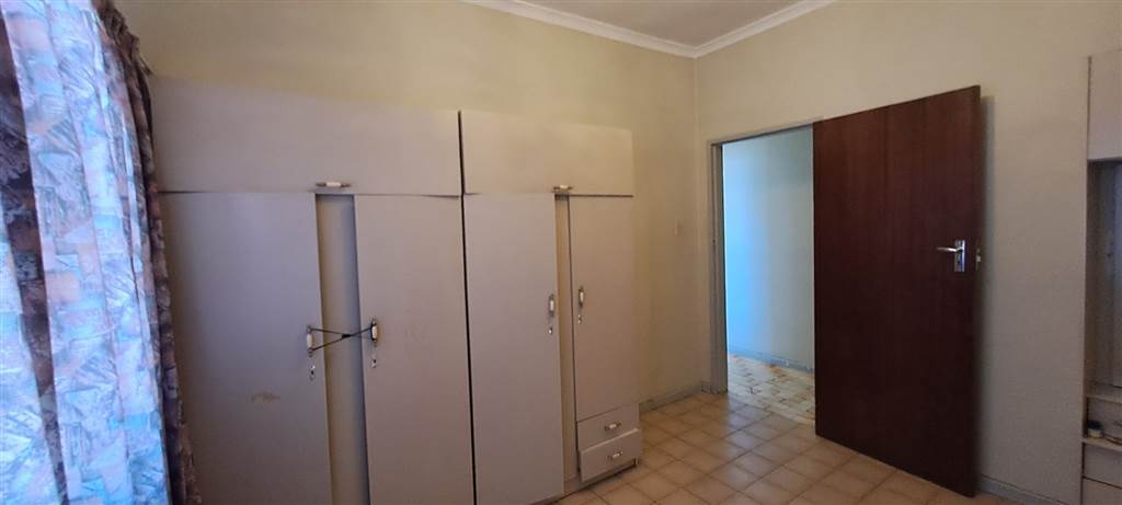 6 Bed House in Parow photo number 20
