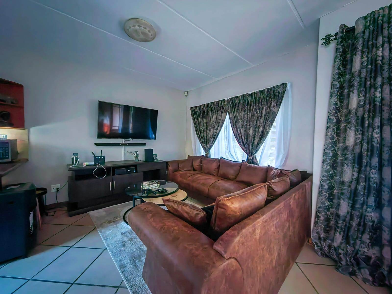 3 Bed Duplex in Potchefstroom Central photo number 2