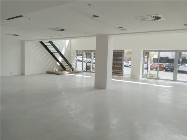 447  m² Commercial space