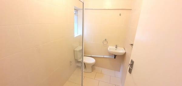 1 Bed Flat in Humewood photo number 6