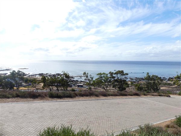 470 m² Land available in St Helena Views