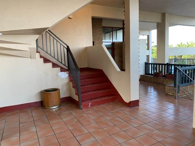 2 Bed Apartment in Scottburgh Central photo number 4
