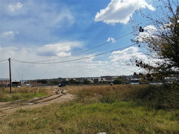 1521 m² Land available in Secunda