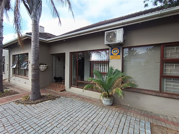 4 Bed House in Paarl Central East