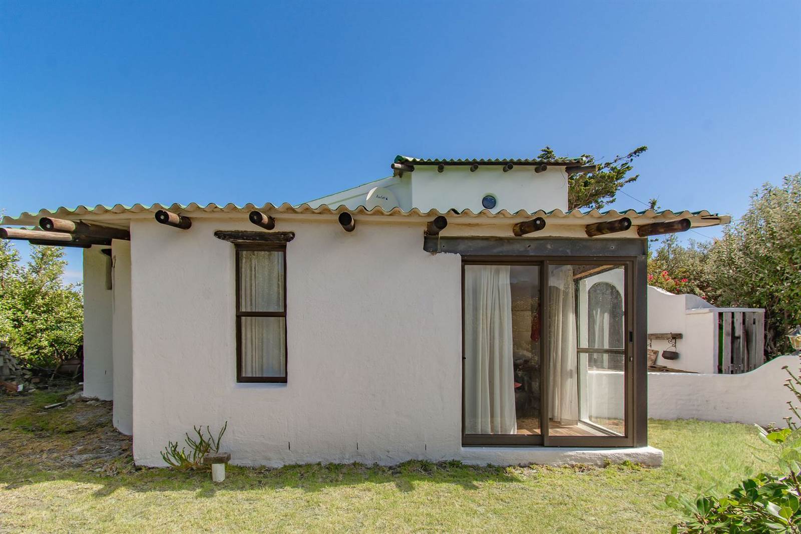 4 Bed House in Pringle Bay photo number 2