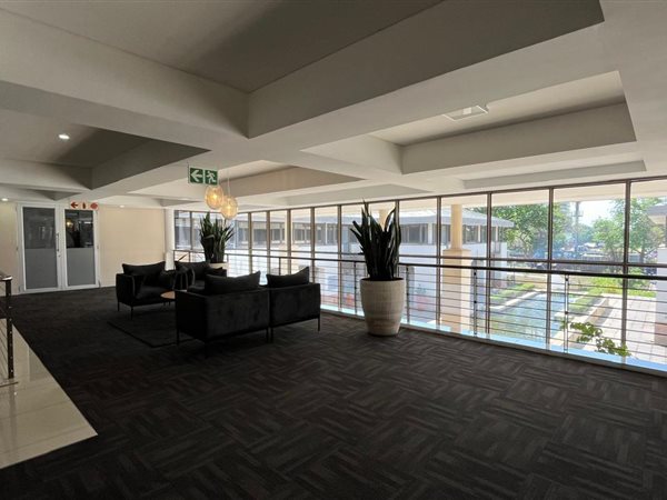 929  m² Office Space