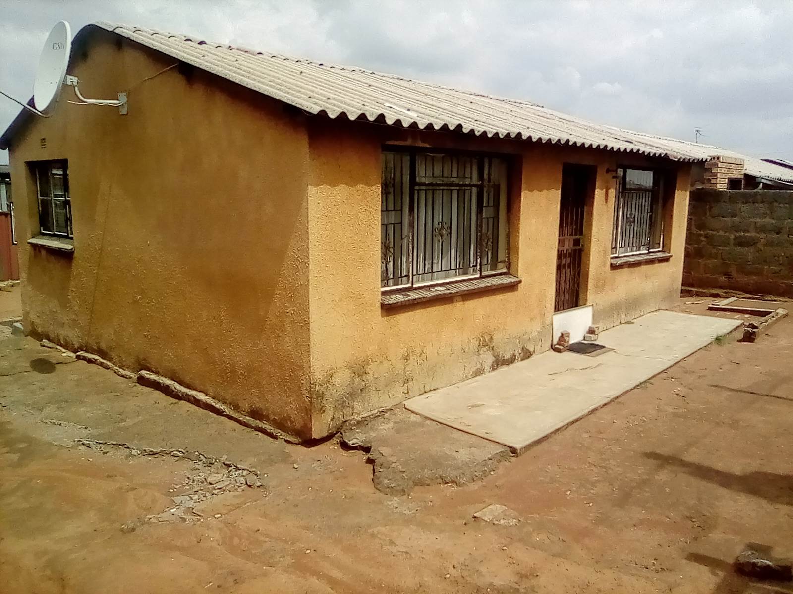 2 Bed House in Jabavu photo number 1