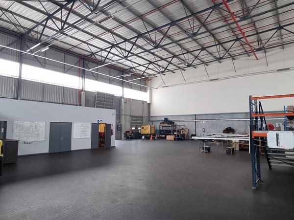 1 145  m² Industrial space