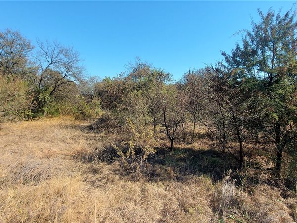 830 m² Land