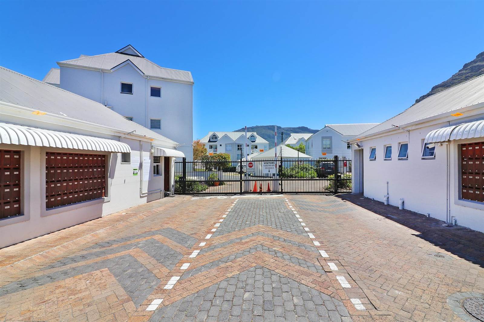 1 Bed Apartment in Hout Bay and surrounds photo number 10