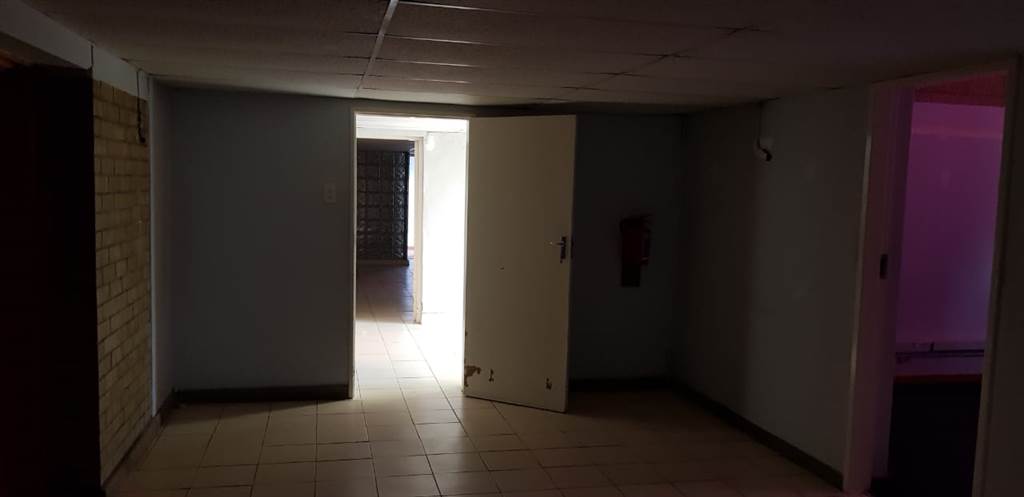 310  m² Office Space in Modderfontein photo number 8