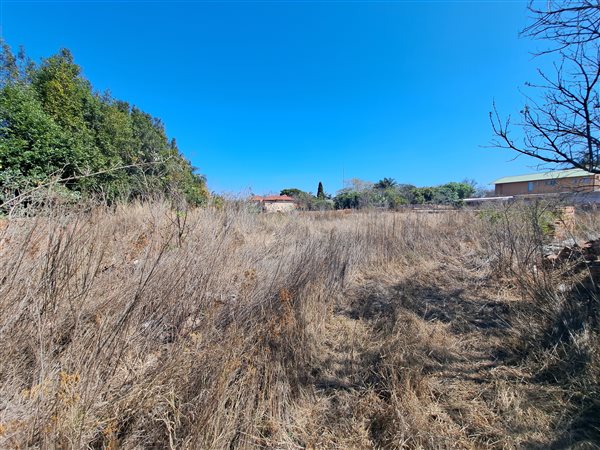 1481 m² Land available in Sterpark