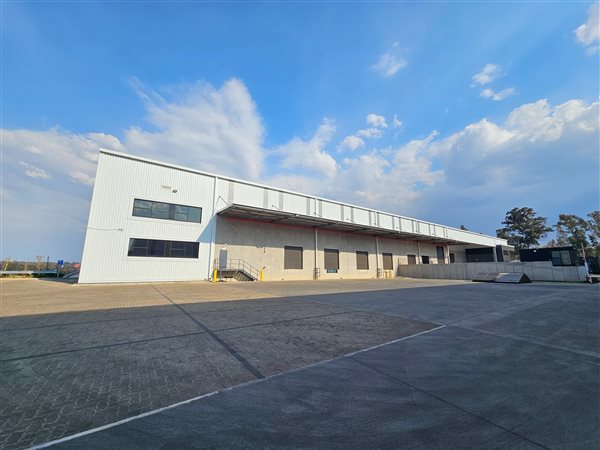 3 211  m² Industrial space