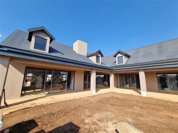 5 Bed House in Boschkop