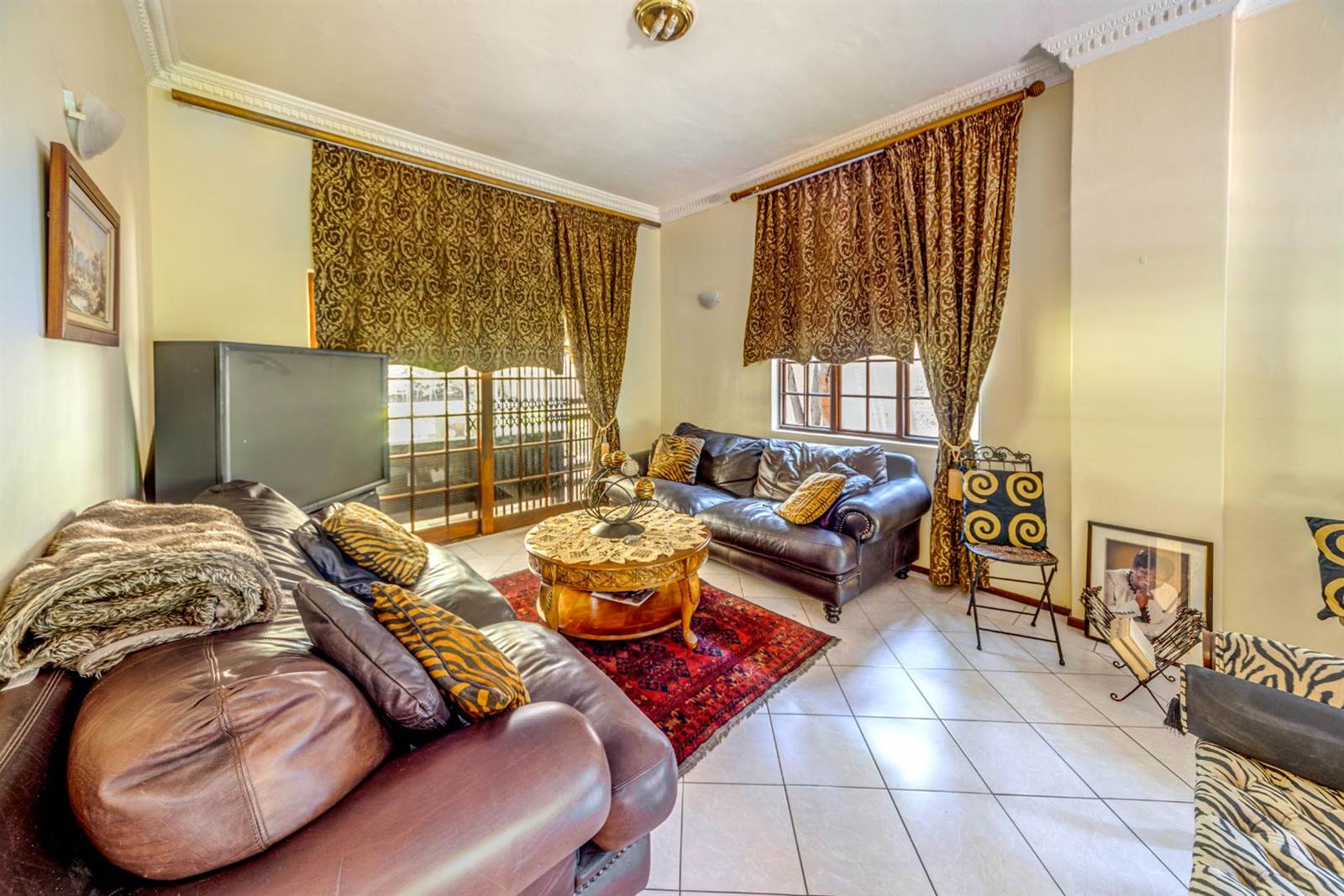 4 Bed House in Kyalami Estate photo number 13