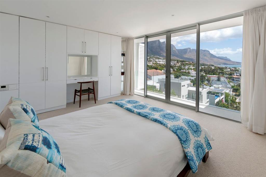 5 Bed House in Camps Bay photo number 24