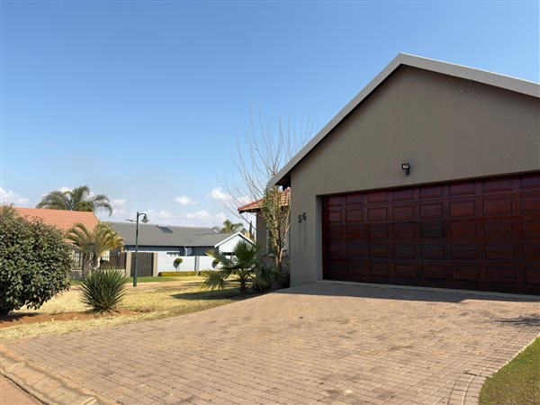 3 Bedroom Townhouse 3 Bedroom Townhouse