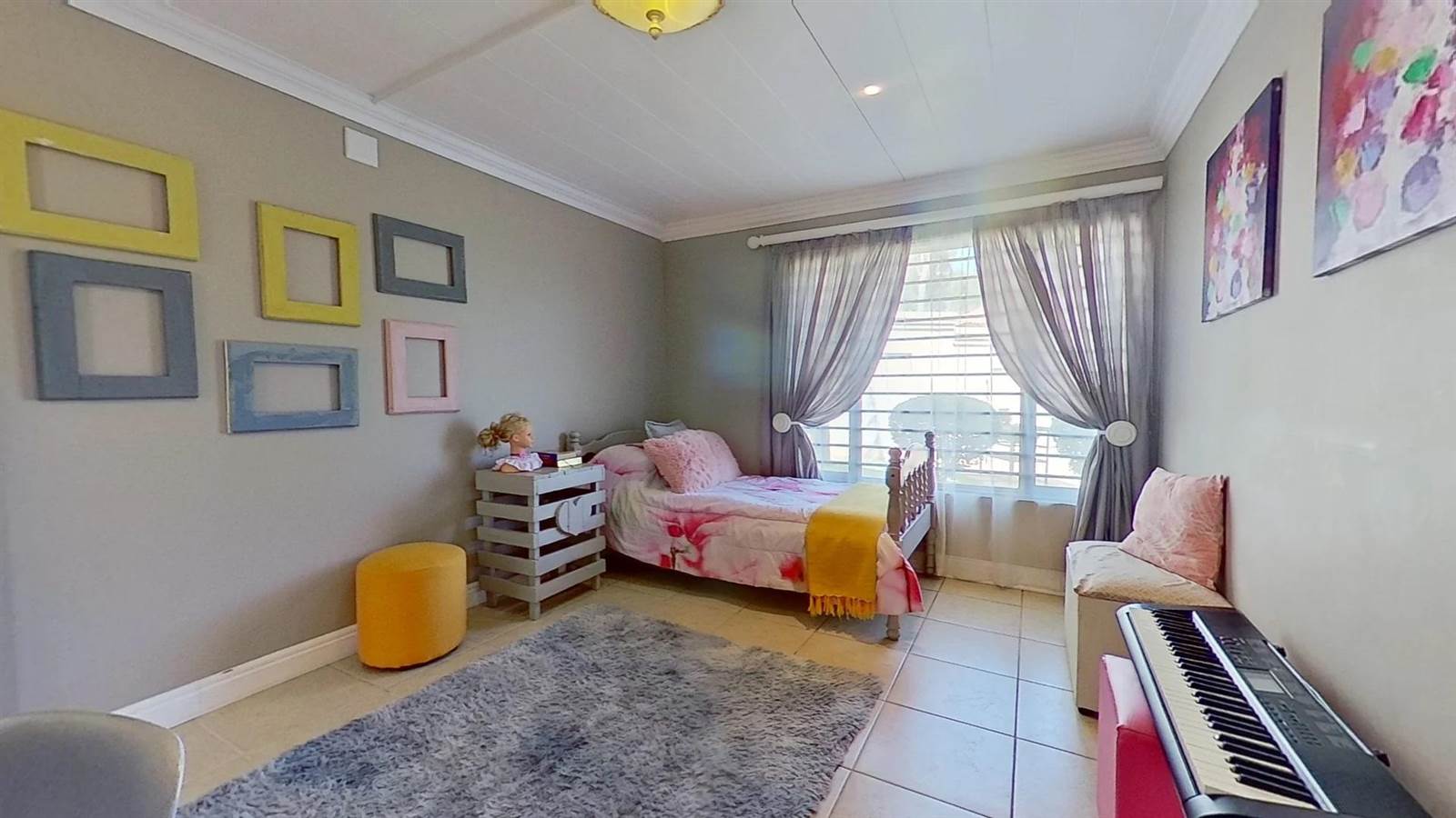 6 Bed Townhouse in Wilkoppies photo number 20