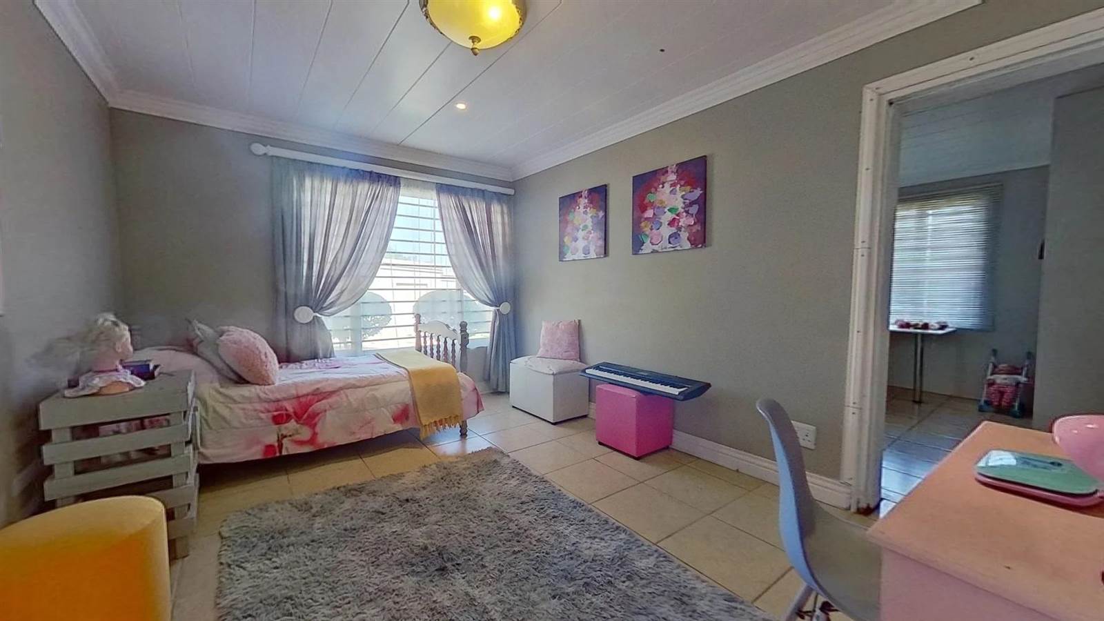 6 Bed Townhouse in Wilkoppies photo number 19