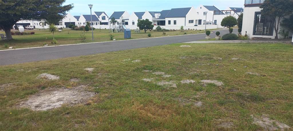 333 m² Land available in Sandbaai photo number 4