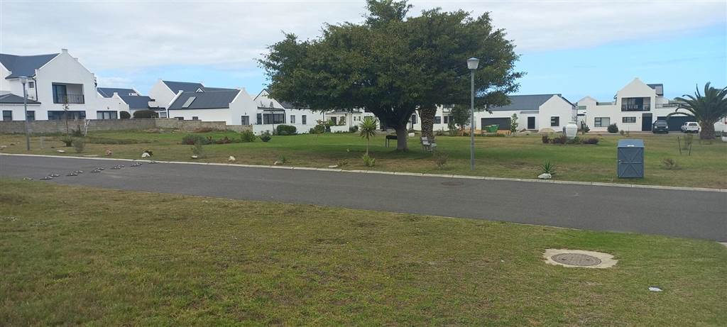 333 m² Land available in Sandbaai photo number 9