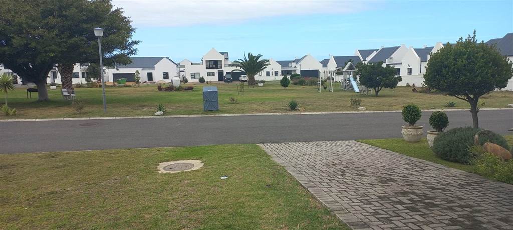 333 m² Land available in Sandbaai photo number 10