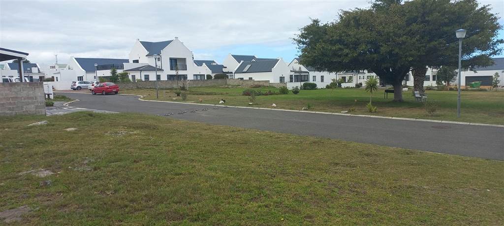 333 m² Land available in Sandbaai photo number 8