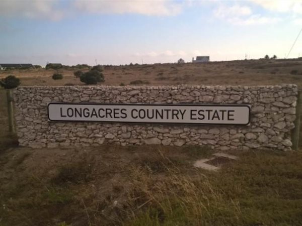 2.8 ha Land available in Long Acres