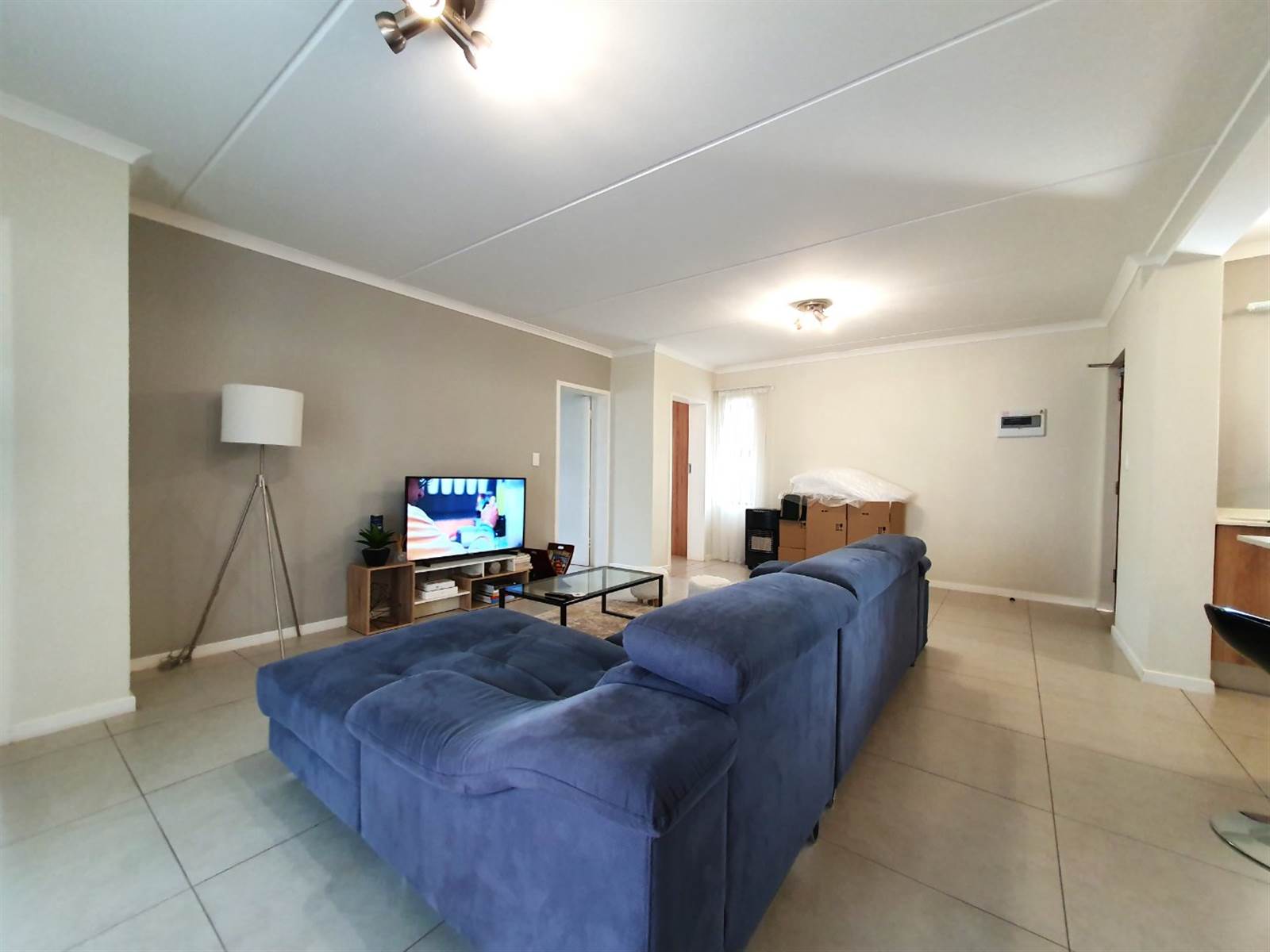 2 Bed Apartment in Modderfontein photo number 3