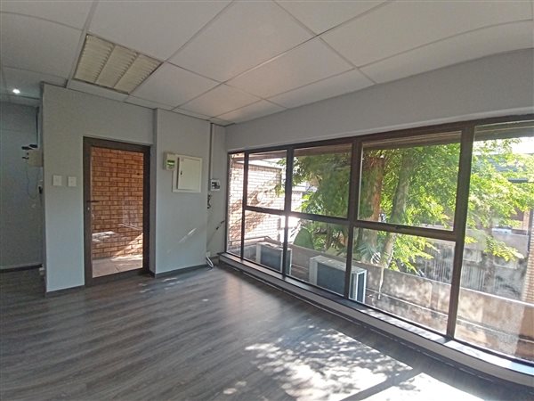 108  m² Commercial space