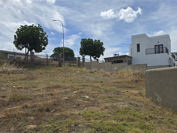 427 m² Land