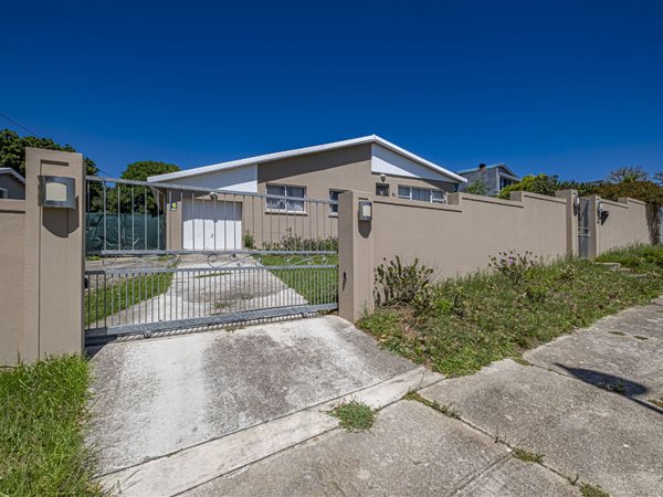 3 Bedroom House 3 Bedroom House