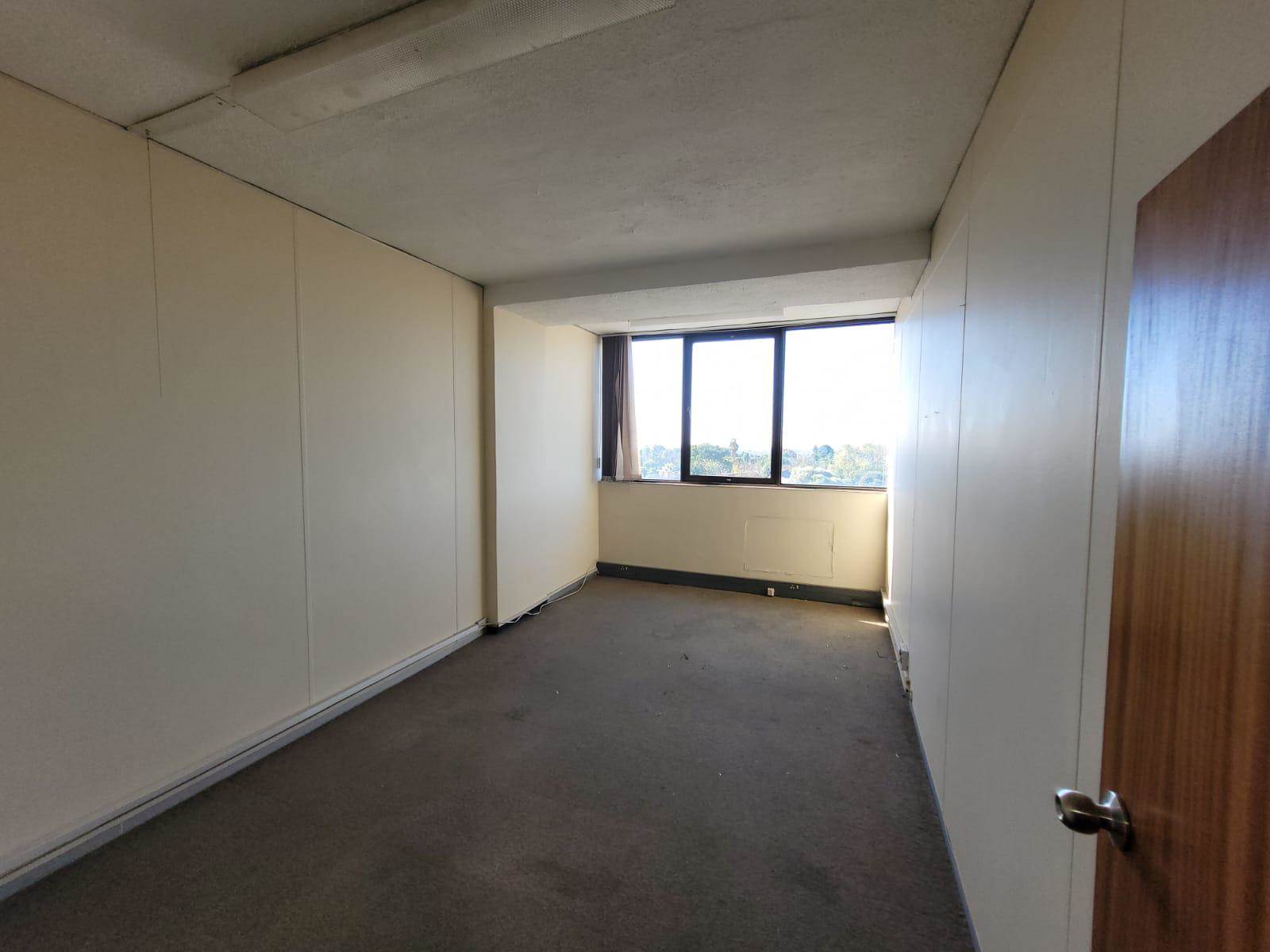 130  m² Commercial space in Kempton Park Central photo number 8