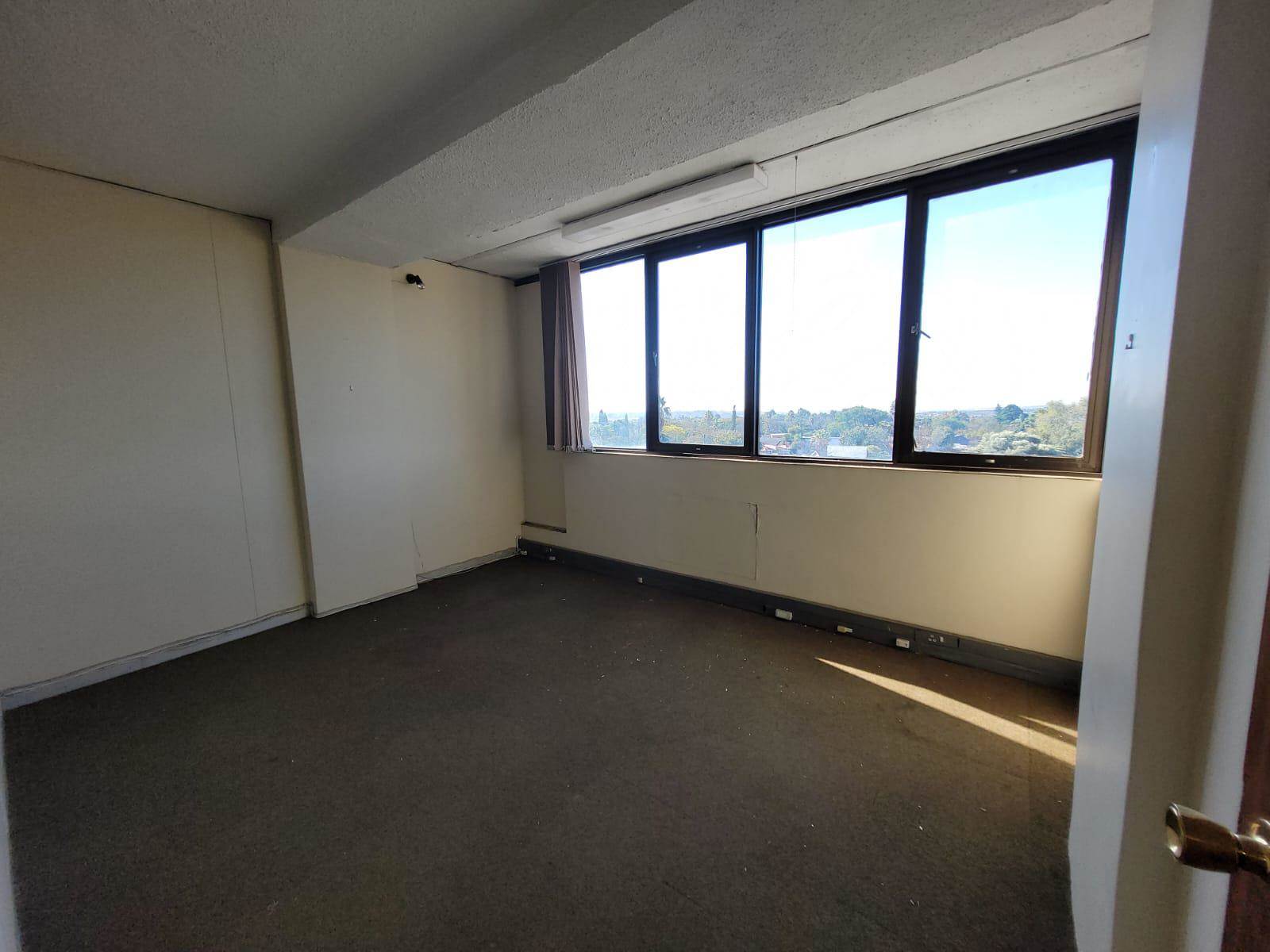 130  m² Commercial space in Kempton Park Central photo number 4