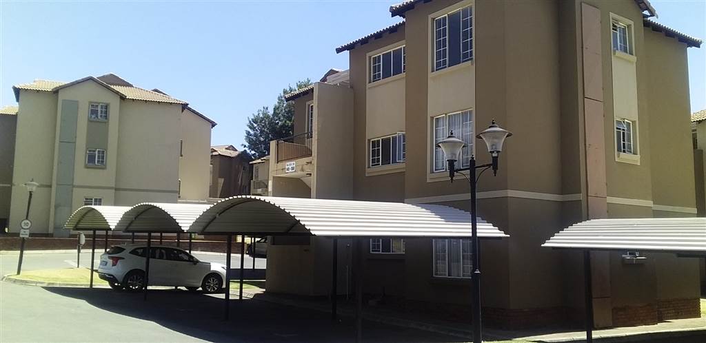 2 Bed Townhouse in Meredale photo number 15