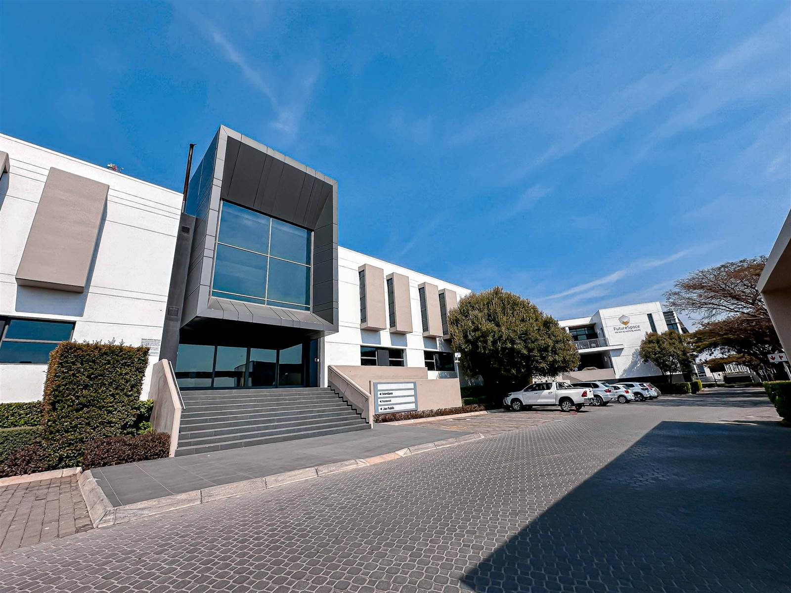2061  m² Commercial space in Bryanston photo number 3