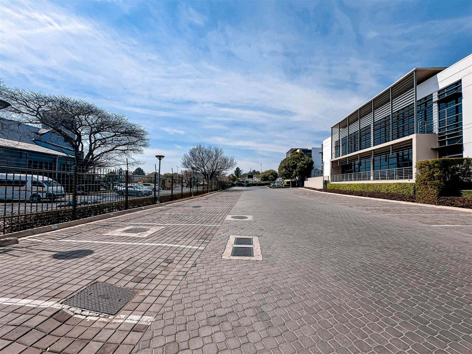 2061  m² Commercial space in Bryanston photo number 2