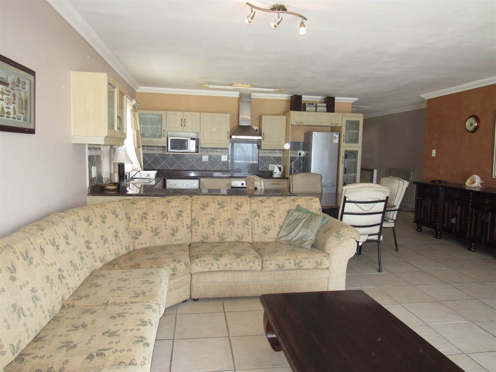 3 Bed Apartment in Winklespruit photo number 5