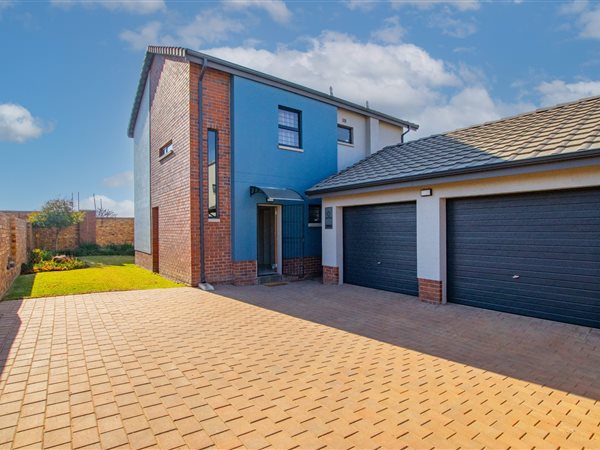 4 Bedroom House 4 Bedroom House