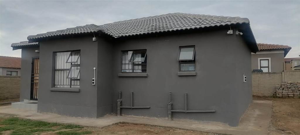 3 Bed Townhouse in Bergsig photo number 15