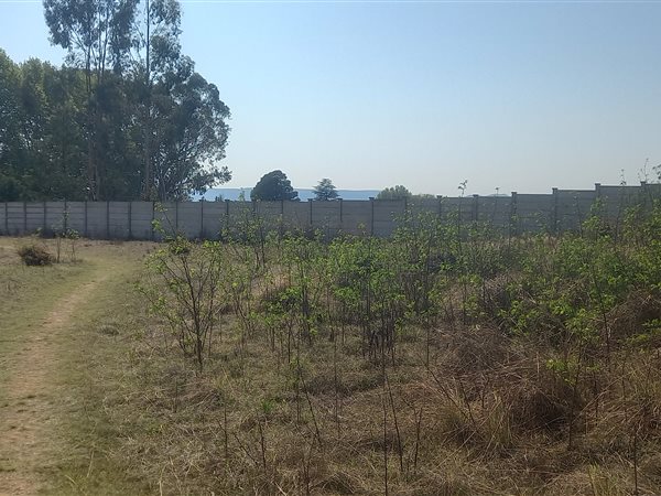 1 023 m² Land