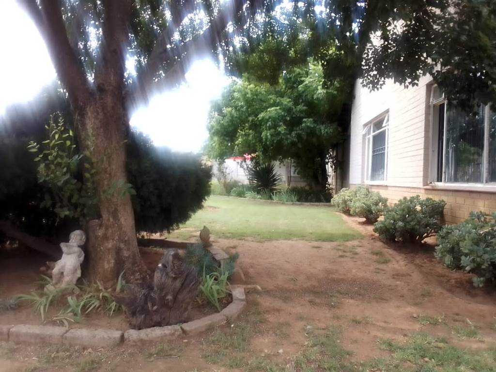 4 Bed House in Kroonstad photo number 9
