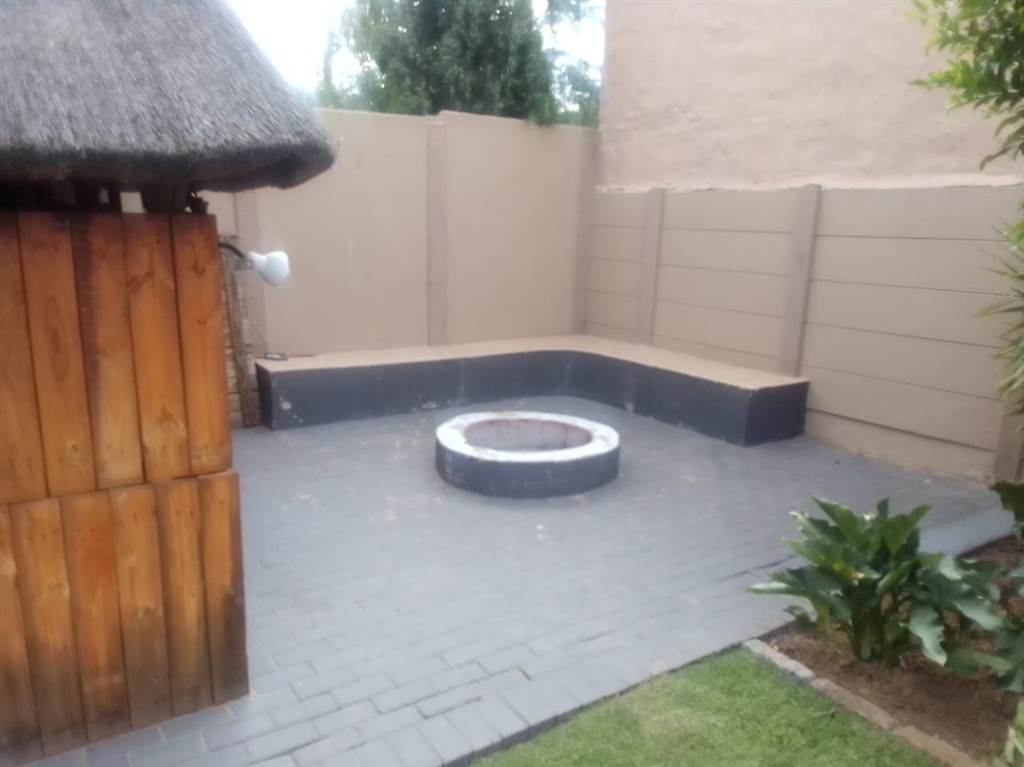 4 Bed House in Kroonstad photo number 2