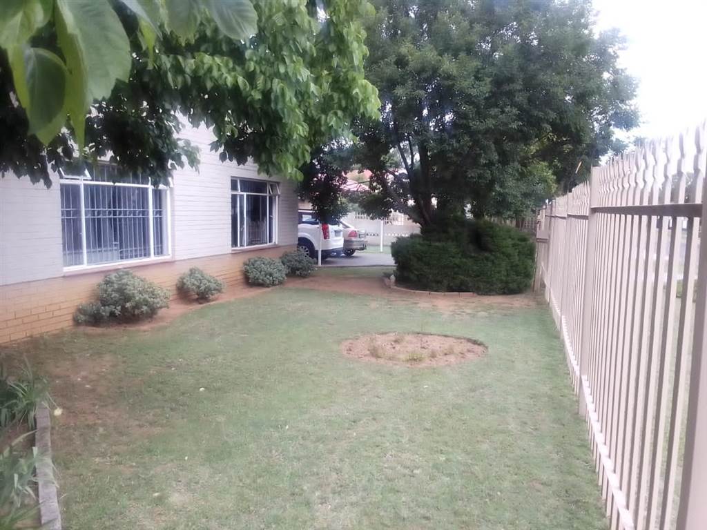 4 Bed House in Kroonstad photo number 4