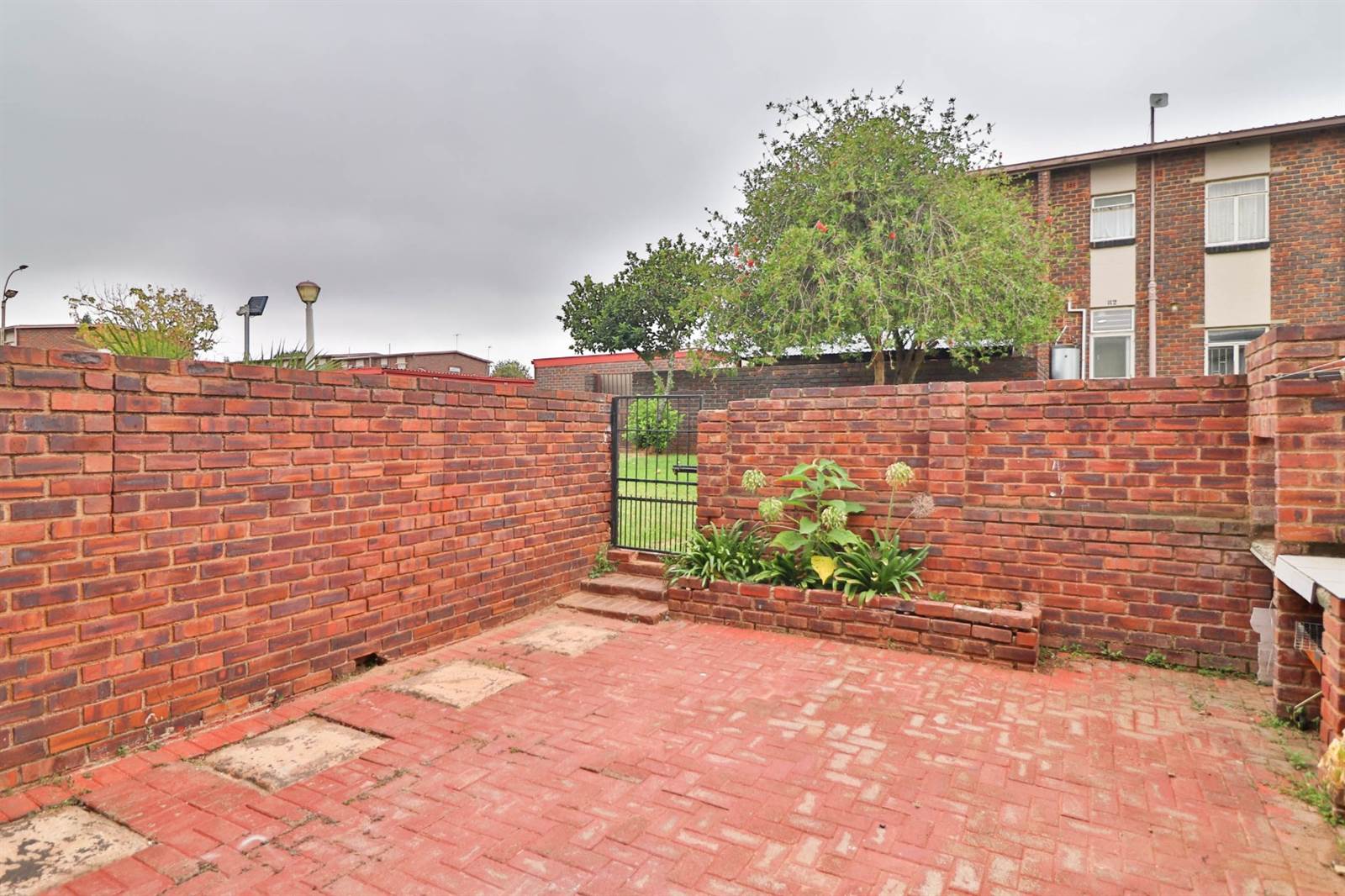 3 Bed Townhouse in Grobler Park photo number 10