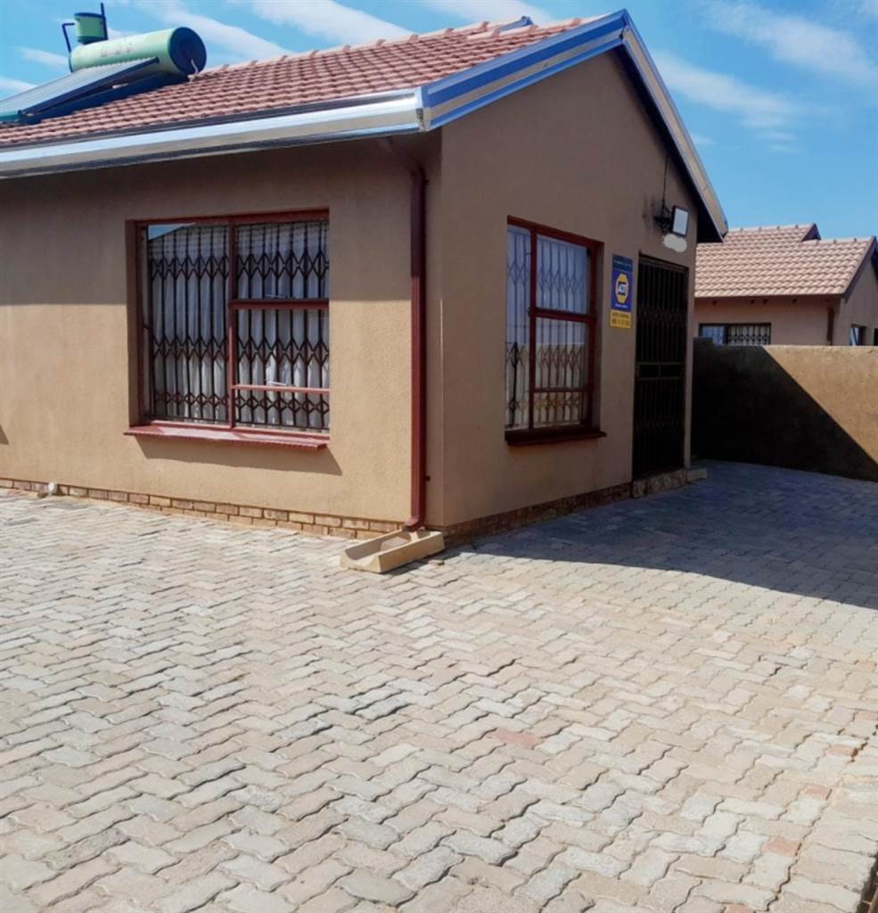 3 Bed House in Soshanguve photo number 21