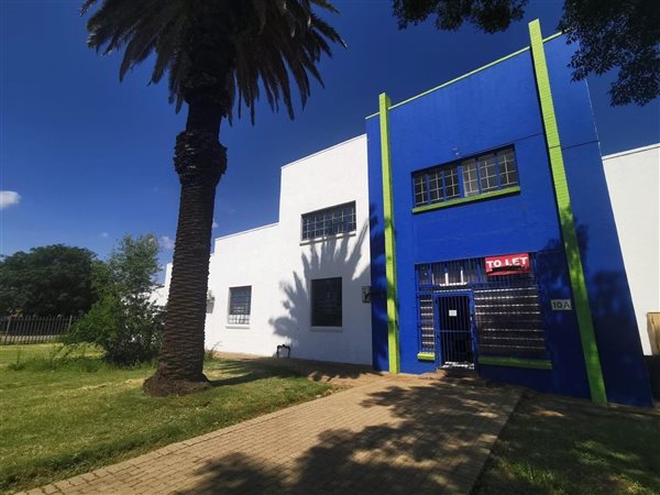 704 m² Industrial space 704 m² Industrial space