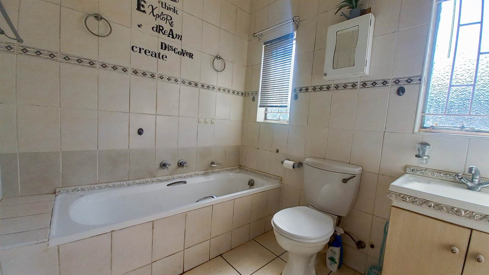 2 Bed Townhouse in Middelburg Central photo number 8