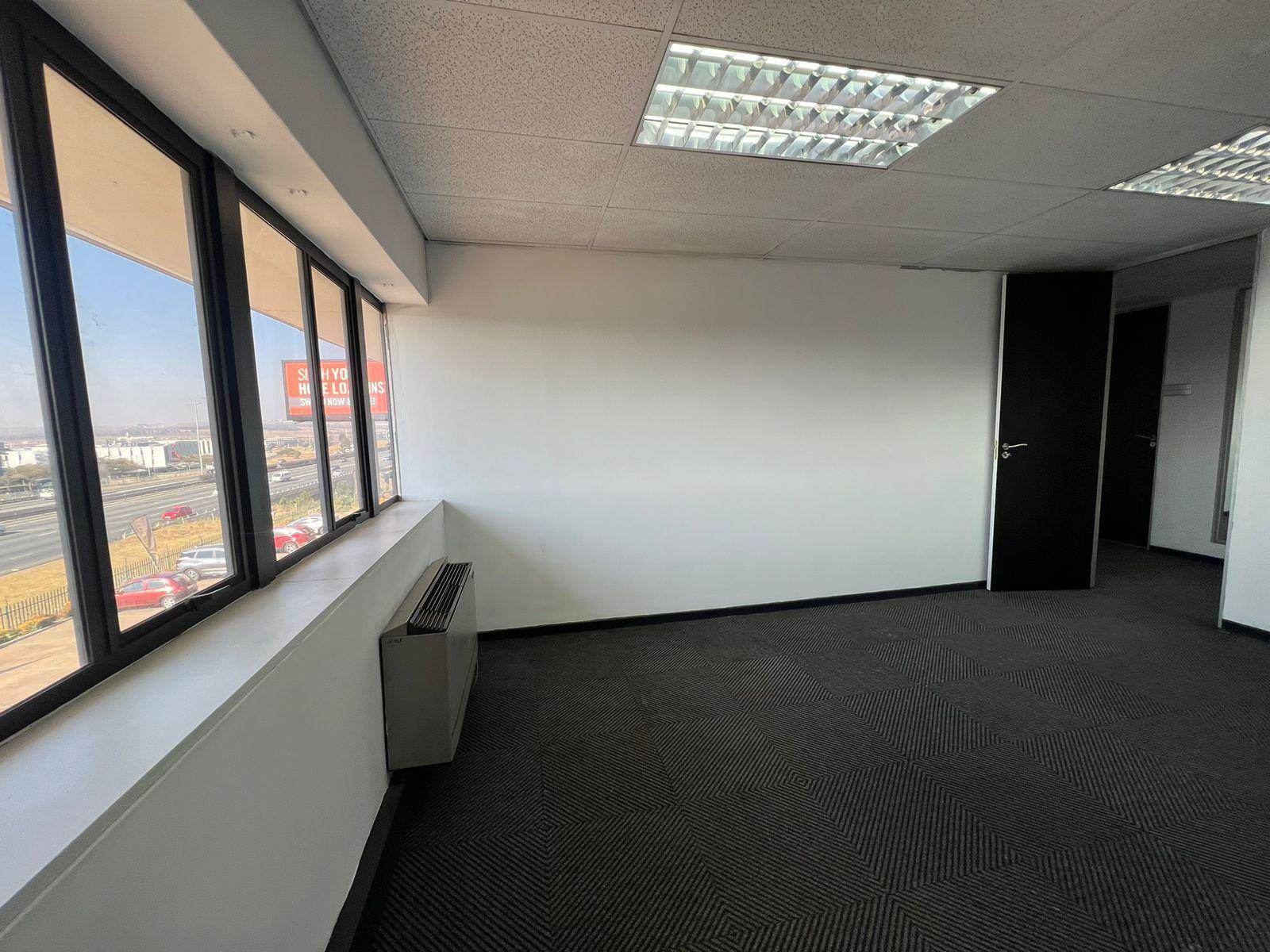24  m² Commercial space in Rivonia photo number 19